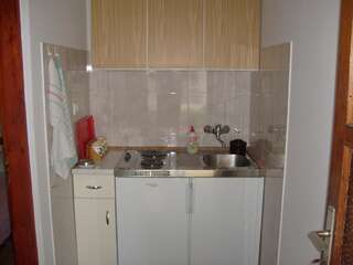 Апартаменты Apartments Bovan Херцег-Нови Номер-студио (3 взрослых) с террасой-1